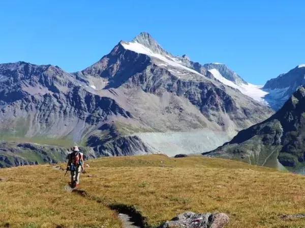 TOUR DES COMBINS en Liberté
