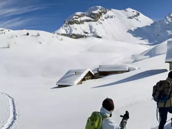 RAQUETTES ET BIEN-ETRE DANS LE QUEYRAS en Hôtel en Liberté