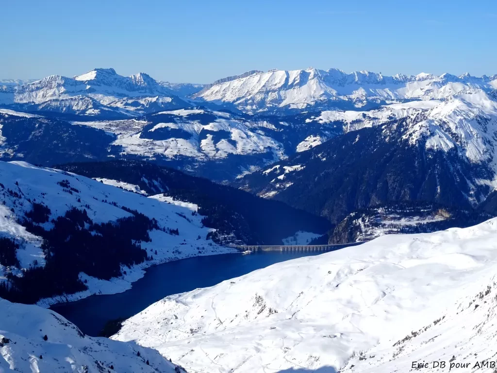 media-library8je92ogh7esr8eWJ1xB