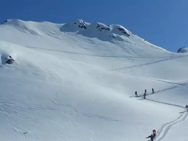 WE SKI DE RANDO FACE AU MONT BLANC