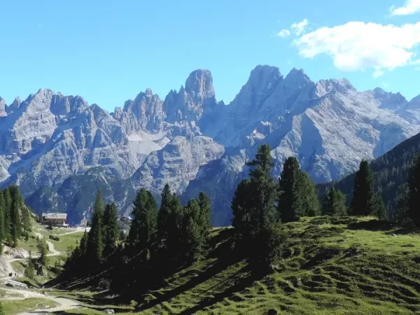 AU COEUR DES DOLOMITES Confort en Liberté