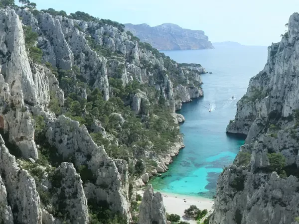 LES CALANQUES DE MARSEILLE ET CASSIS