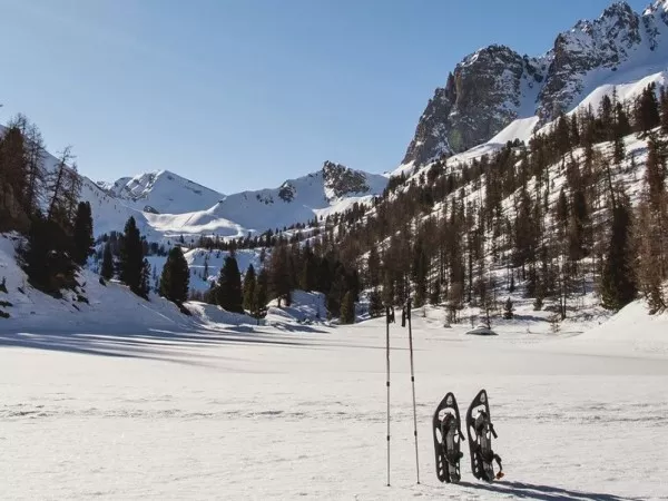 SNOWSHOEING IN THE ECRINS